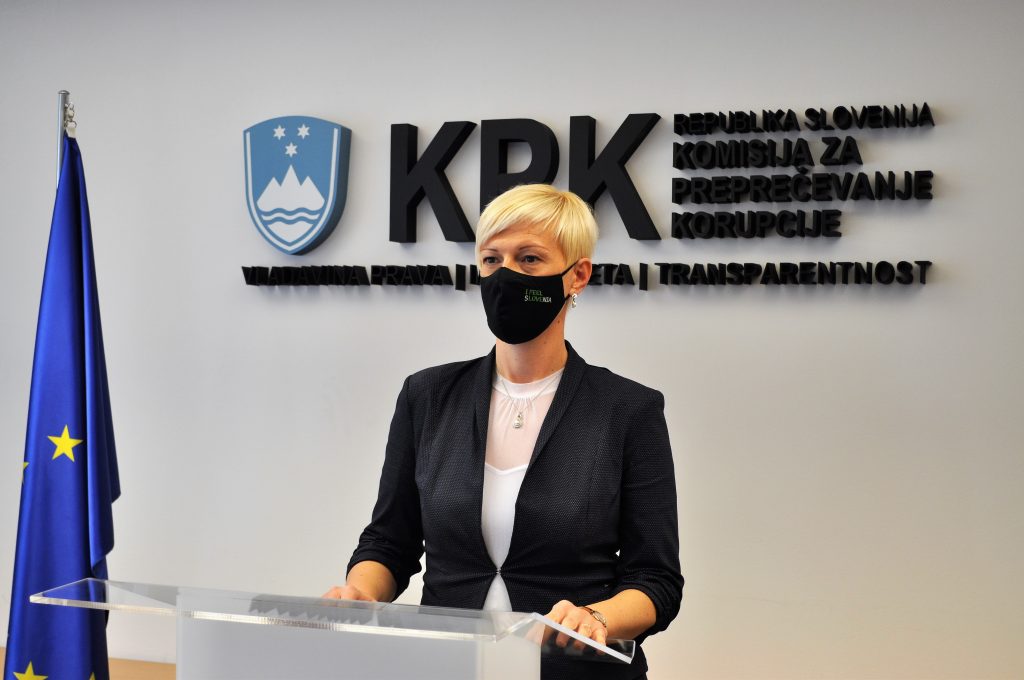 Vodja Službe za nadzor in preiskave Katja Mihelič Sušnik