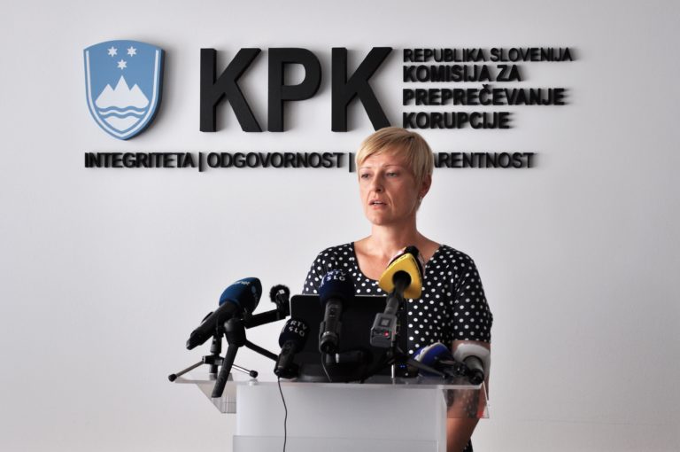 Vodja Službe za nadzor Katja Mihelič Sušnik